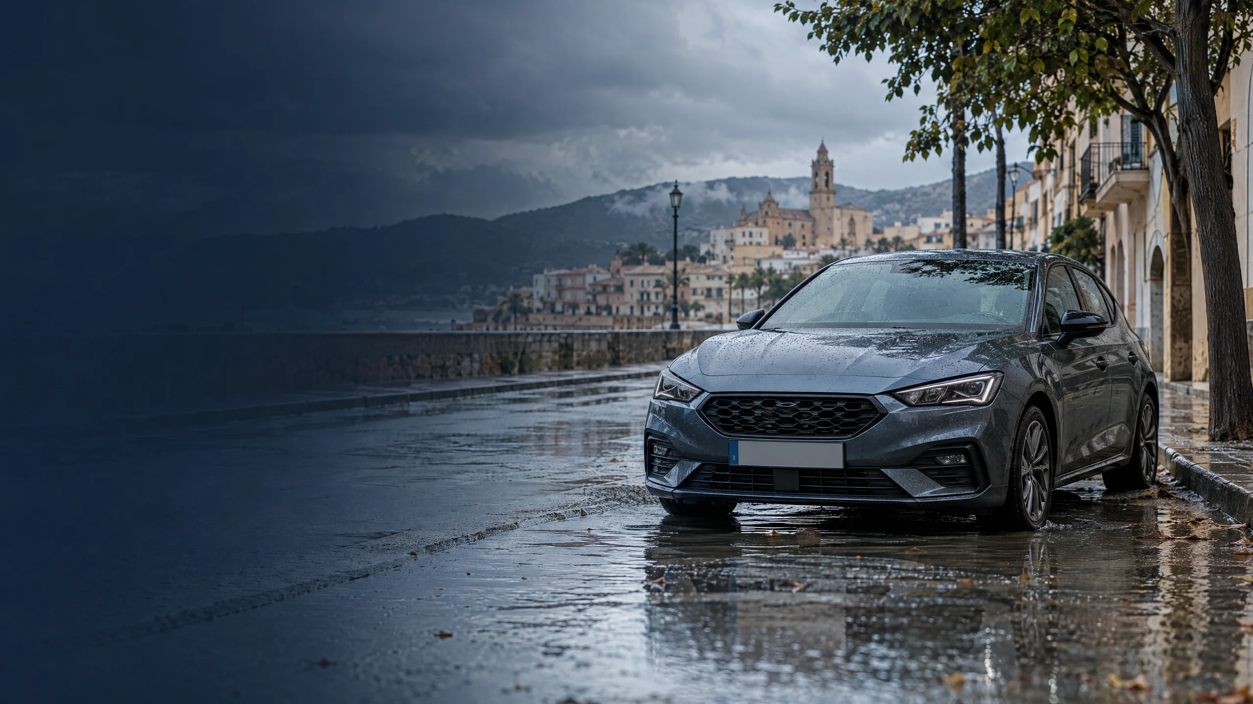 Coche estacionado después de un episodio de lluvia intensa